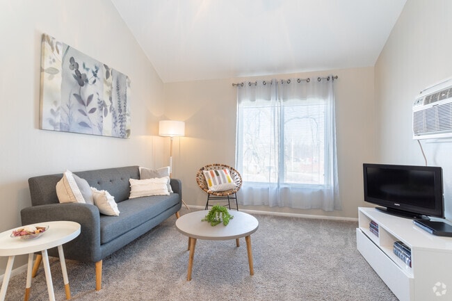 1BR, 1BA - 500 SF Loft