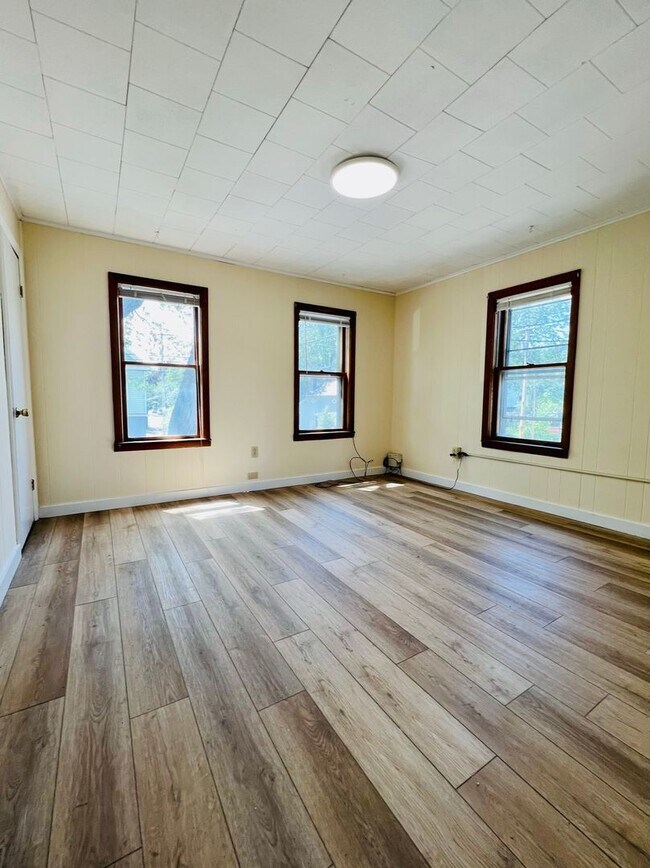 50-52-52 Howard St unit 50 Howard St, Burlington, VT 05401 - photo 6