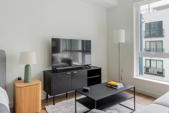 238 13th St unit FL7-ID2015, Oakland, CA 94612 - photo 4