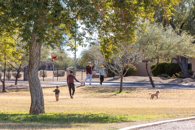 Catch up with the neighbors at Scottsdale’s Kierland Park.