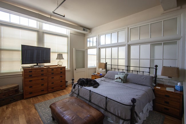 Master Bedroom with Private en suite Bath