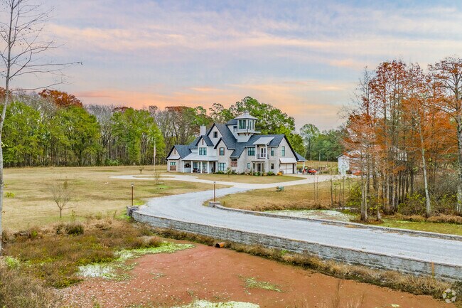 Rural Sweet Home features a number of stately homes on secluded lots.