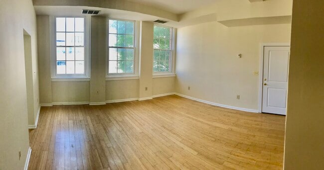 526 St Paul St unit 3, Baltimore, MD 21202 - photo 2