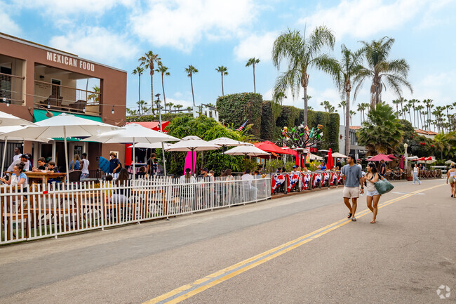Hidden Valley residents don't have to venture far for shopping and dining at Avenida La Playa.