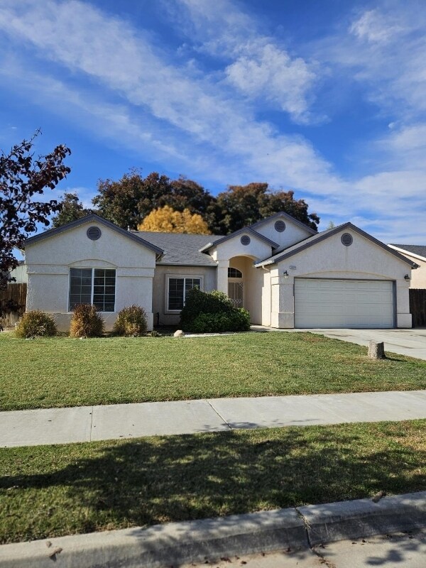 1075 Sorrel Ave, Lemoore, CA 93245