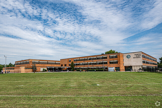 Valley Stream North High School serves students from 7 to 12 grades.