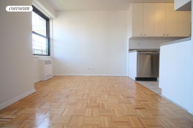 175 W 90th St, New York, NY 10024 - photo 5