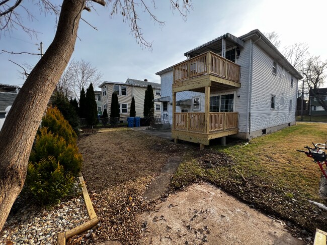 163 Oakland Ave unit 1st, New Britain, CT 06053 - photo 2