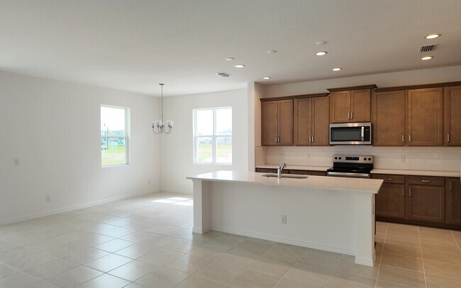 1925 Steelers Way, Saint Cloud, FL 34771 - photo 5