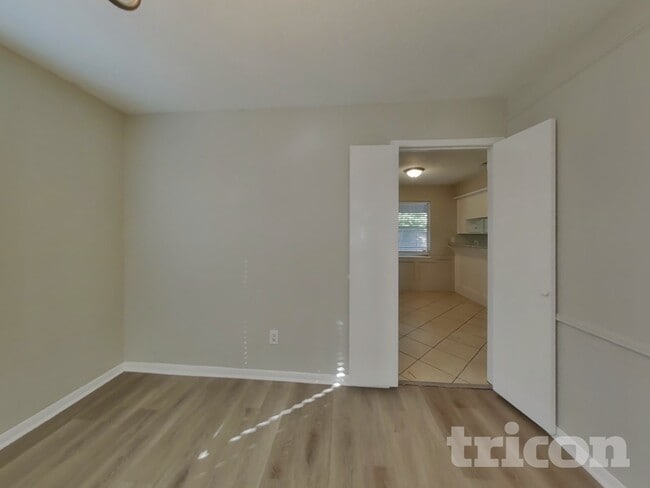 5711 Kiowa Timbers Dr, Humble, TX 77346 - photo 4