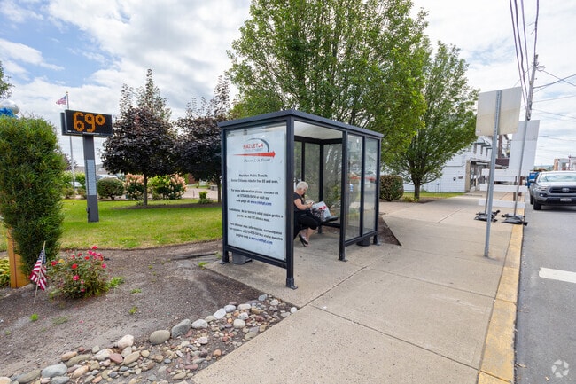 Residents can use public transit to get to Hazelton with a travel time of approximately 25 minutes.