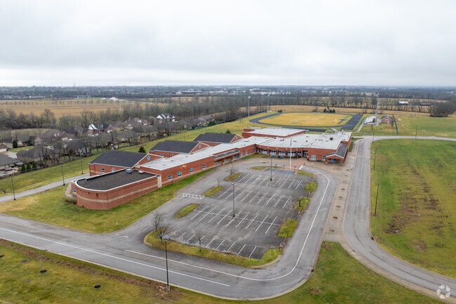 The student population of West Jessamine Middle School is 912 and the school serves 6-8.