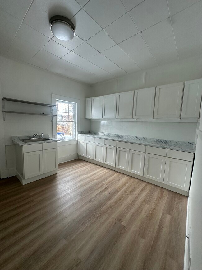 9 N Water St, Poughkeepsie, NY 12601 - photo 6