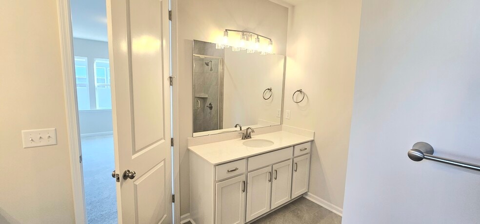 904 Kinsey Alley unit Primary Suite, Charlotte, NC 28217 - photo 1