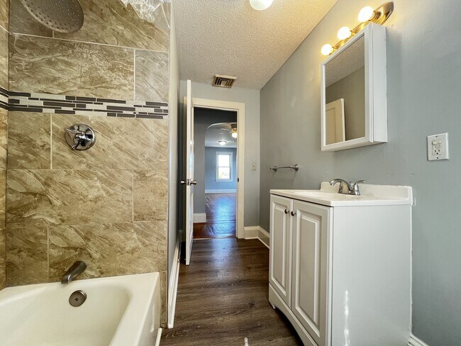 82 Roanoke St unit 3, Providence, RI 02908 - photo 7