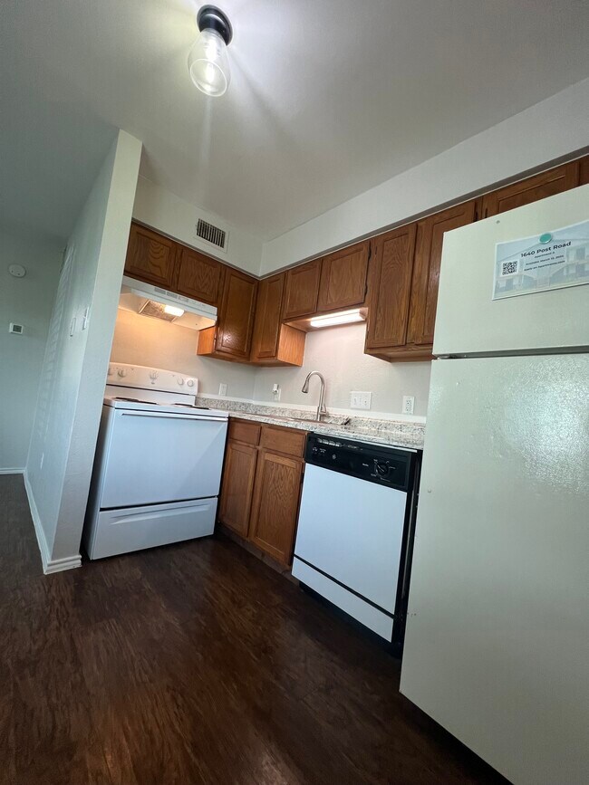 1640 Post Rd unit A, San Marcos, TX 78666 - photo 6