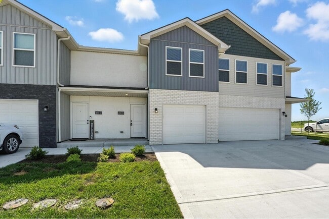 Rustic Heights, Oak Grove, MO 64075 - photo 2