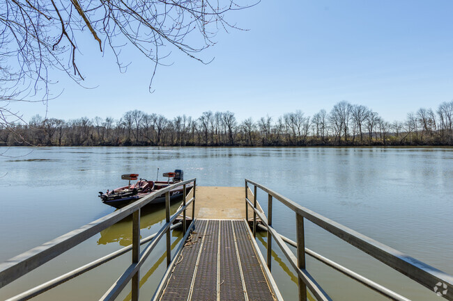 Fisherman can boat on the Cumberland River in Hartsville at Taylor's Landing Boat Access.