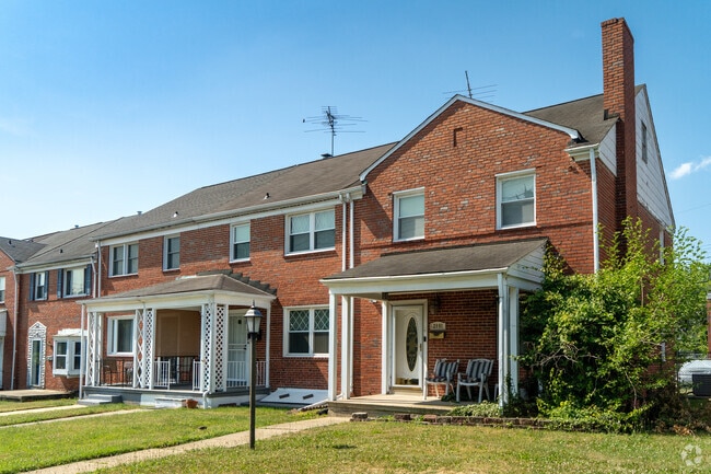 Homes in Ramblewood are mostly cozy, with neighbors being close by.