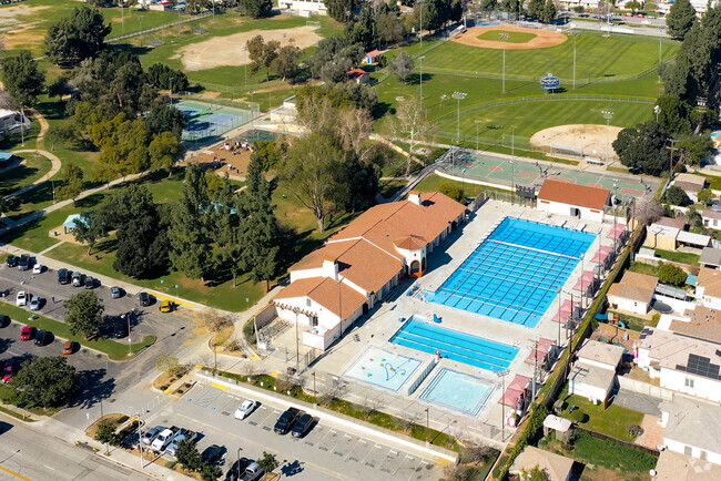 During the summer the swimming pool in Belvedere Park is a great stop to beat the heat.