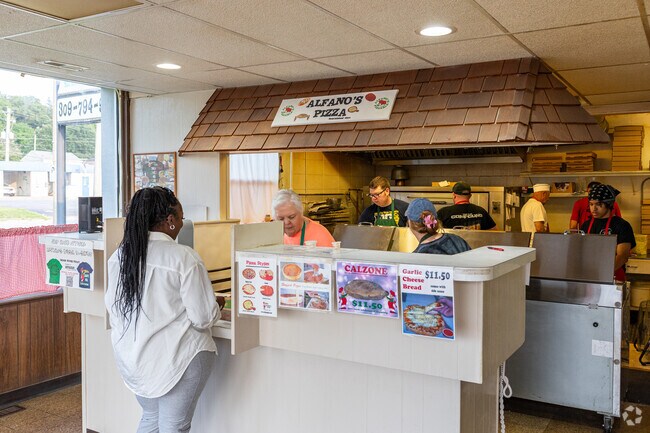 Alfano's Pizza is a local favorite amongst Old Town Chicago residents.
