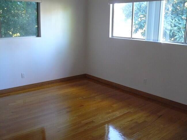 15529 Moorpark St unit 3, Encino, CA 91436 - photo 4