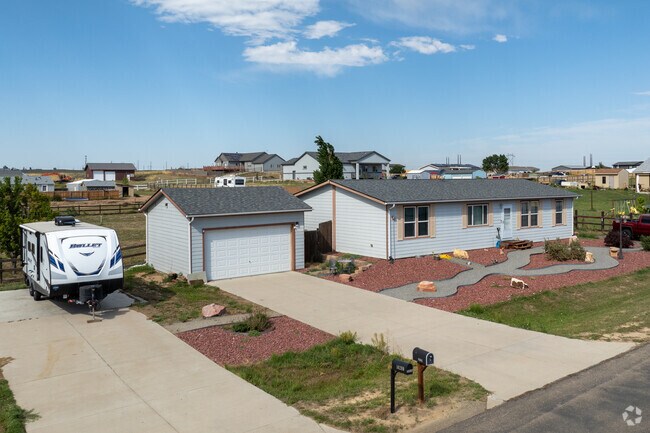 You can find a variety of older and newer manufactured homes around Fort Lupton.