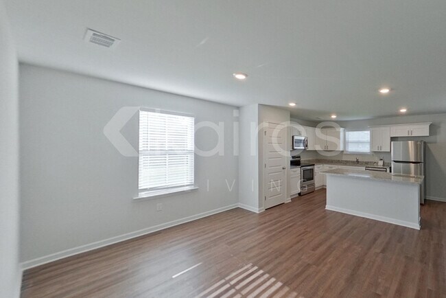 137 Western Red Cedar Dr, Stillwell, GA 31329 - photo 5