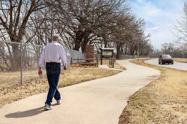 The MUD Trail offers Raven Oaks locals a peaceful place to walk or ride.