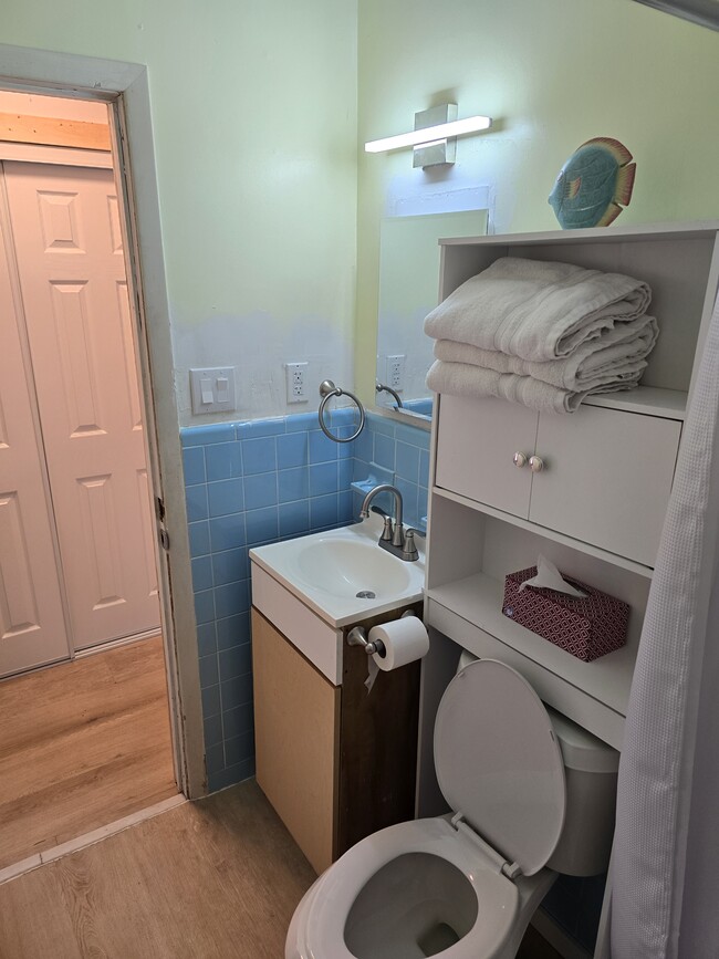 110 Freesia St unit Redfish Room Unit 6, Everglades City, FL 34139 - photo 7