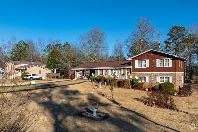 Ranch style split level homes can be found in the Covington area.