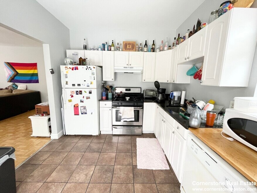109 Heath St unit 4, Jamaica Plain, MA 02130 - photo 1