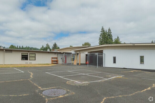Central Park Elementary School serves the Central Park area.
