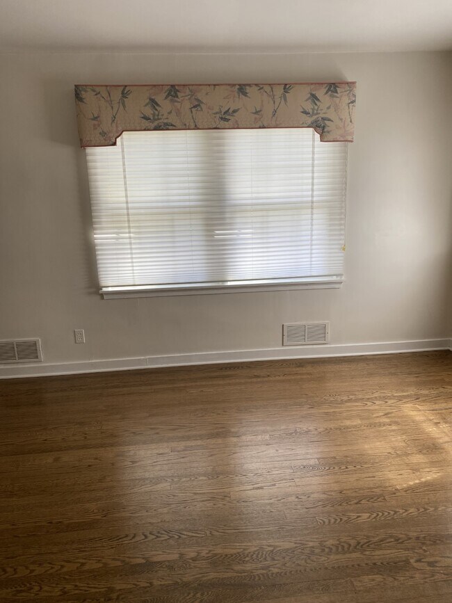 2nd View Living Room