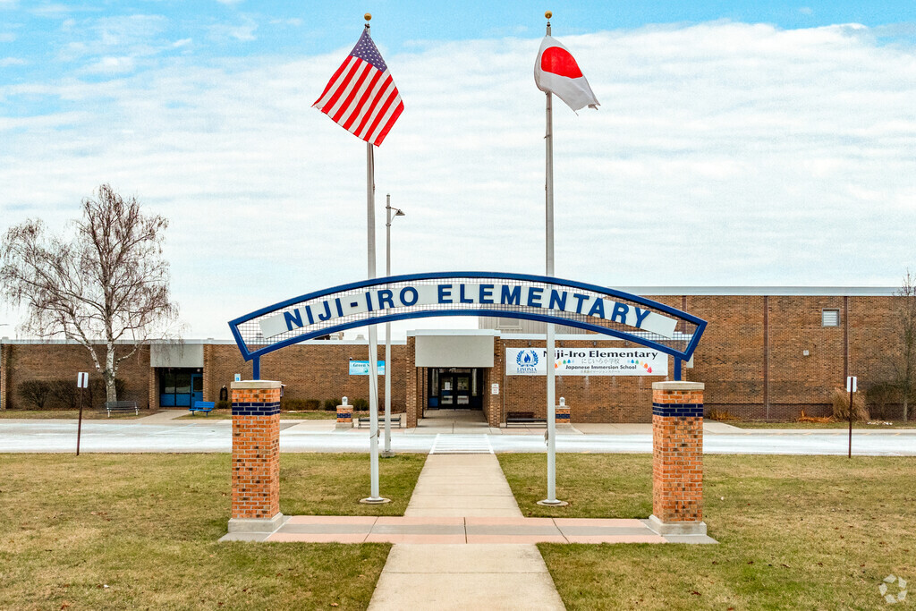 Niji-Iro Japanese Immersion Elementary School offers students a dynamic learning environment.