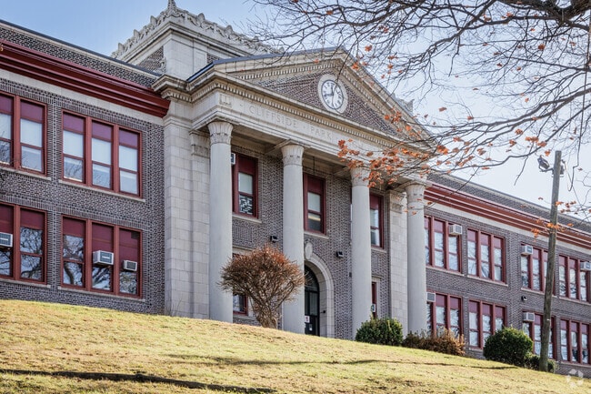 Cliffside Park High School in Cliffside Park, NJ has  a student-teacher ratio of 13 to 1.