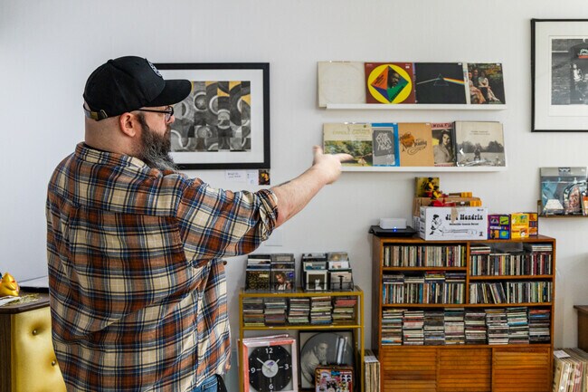 Musicology in Edmonds specializes in vinyls and more.