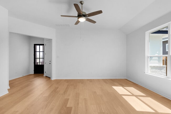 410 Raleigh Dr, Georgetown, TX 78633 - photo 3