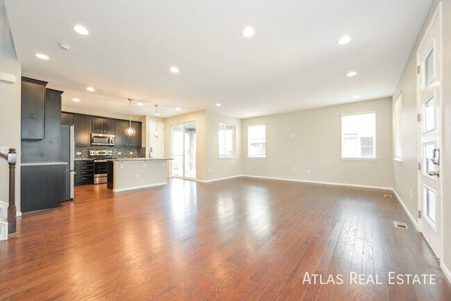 7255 S Millbrook Ct, Aurora, CO 80016 - photo 3