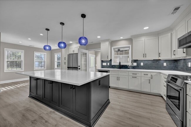 101 N 6th St, Carolina Beach, NC 28428 - photo 3