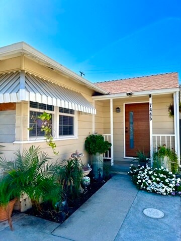 7445 Penfield Ave, Winnetka, CA 91306