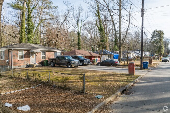 Mid-century ranch style homes line the streets of Venetian Hills.
