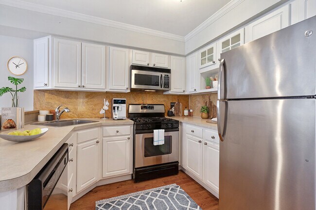 Courtyard at Jefferson, Hoboken, NJ 07030 - photo 6