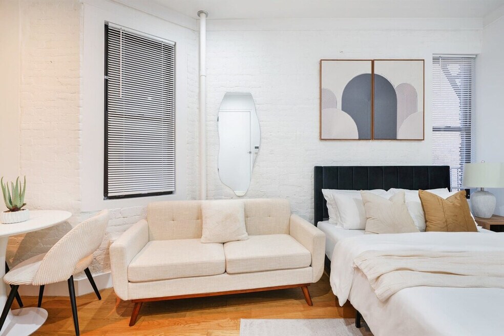 Lenox Row unit FL2-ID1022028P, New York, NY 10021 - photo 1