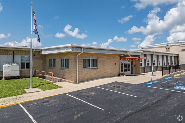 Morgan County Elementary School is a public Kindergarten through 4th grade school.