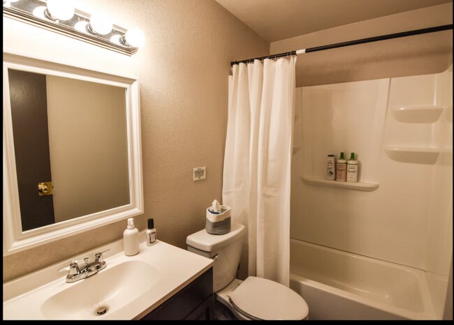 3520 E 42nd Ave unit 4, Anchorage, AK 99508 - photo 6