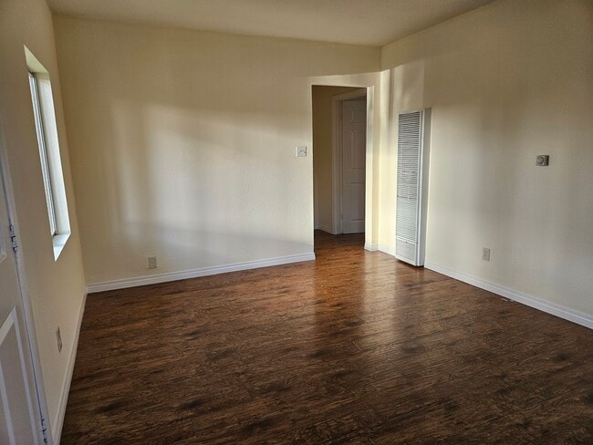 1408 N Willowbrook Ave, Compton, CA 90222 - photo 3