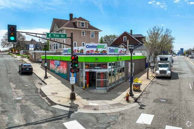 Centromex Supermercado is a Hispanic local grocery store located on 7th St.