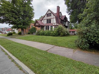 51 Grand Ave Unit 3rd Floor Studio, Johnson City, NY 13790