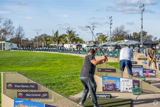 Haggin Oaks Golf Complex offers an 18-hole course with a large driving range near Ben Ali.